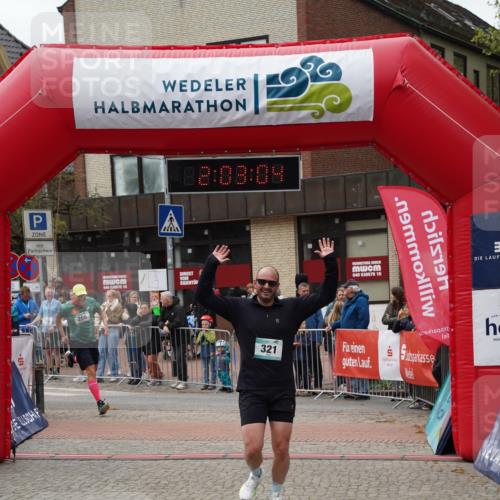 04.05.2025 - 8. Wedeler Halbmarathon Felixshl http://msf.ph/oto/7825978 04.05.2025 12:03:02 Ziel 266, 321, 1098 meine-sportfotos.de