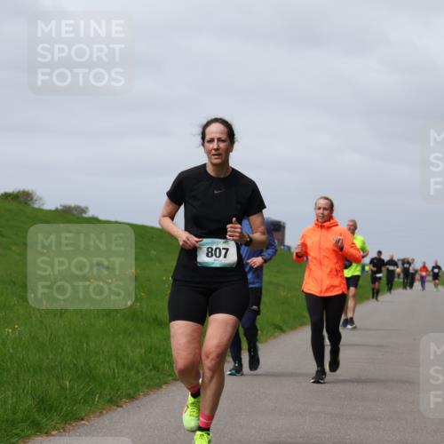 04.05.2025 - 8. Wedeler Halbmarathon Yannick Fuchs http://msf.ph/oto/7825982 04.05.2025 11:55:13 Laufen 807 meine-sportfotos.de