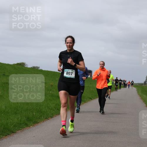 04.05.2025 - 8. Wedeler Halbmarathon Yannick Fuchs http://msf.ph/oto/7825991 04.05.2025 11:55:13 Laufen 807 meine-sportfotos.de