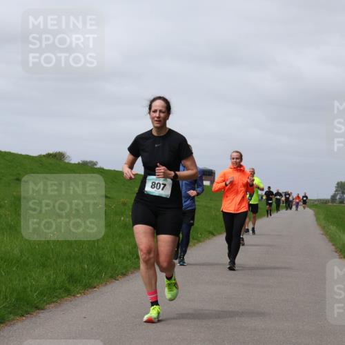 04.05.2025 - 8. Wedeler Halbmarathon Yannick Fuchs http://msf.ph/oto/7825994 04.05.2025 11:55:13 Laufen 807 meine-sportfotos.de