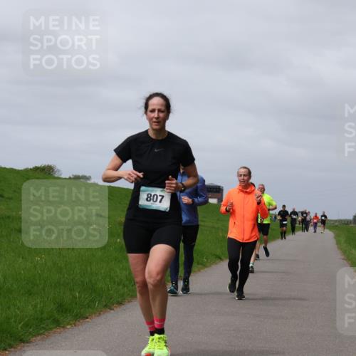 04.05.2025 - 8. Wedeler Halbmarathon Yannick Fuchs http://msf.ph/oto/7826002 04.05.2025 11:55:13 Laufen 807 meine-sportfotos.de