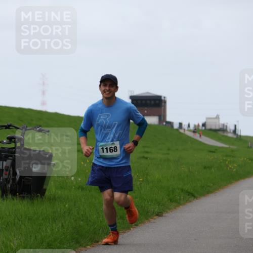 04.05.2025 - 8. Wedeler Halbmarathon Yannick Fuchs http://msf.ph/oto/7826003 04.05.2025 11:13:14 Laufen 1168 meine-sportfotos.de