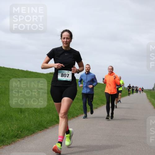 04.05.2025 - 8. Wedeler Halbmarathon Yannick Fuchs http://msf.ph/oto/7826029 04.05.2025 11:55:14 Laufen 807 meine-sportfotos.de