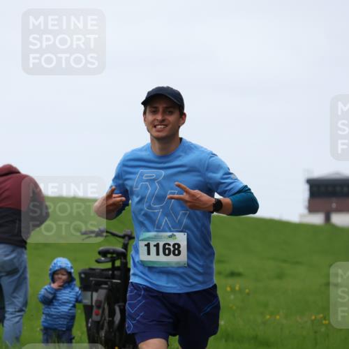 04.05.2025 - 8. Wedeler Halbmarathon Yannick Fuchs http://msf.ph/oto/7826030 04.05.2025 11:13:16 Laufen 1168 meine-sportfotos.de