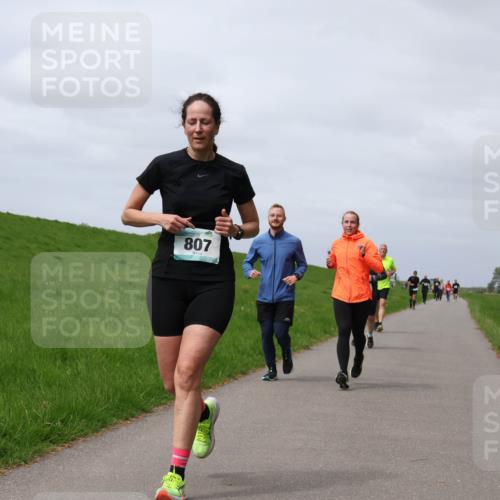 04.05.2025 - 8. Wedeler Halbmarathon Yannick Fuchs http://msf.ph/oto/7826031 04.05.2025 11:55:14 Laufen 807 meine-sportfotos.de