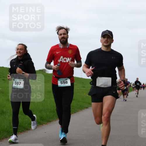 04.05.2025 - 8. Wedeler Halbmarathon Yannick Fuchs http://msf.ph/oto/7826038 04.05.2025 11:33:05 Laufen 597, 598 meine-sportfotos.de