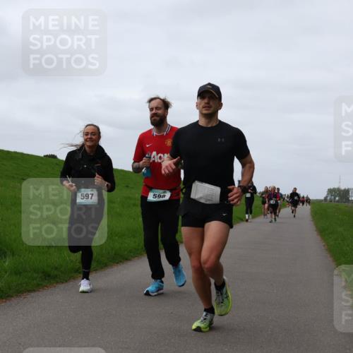 04.05.2025 - 8. Wedeler Halbmarathon Yannick Fuchs http://msf.ph/oto/7826063 04.05.2025 11:33:06 Laufen 597, 598 meine-sportfotos.de