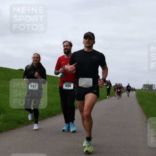 04.05.2025 - 8. Wedeler Halbmarathon Yannick Fuchs http://msf.ph/oto/7826066 04.05.2025 11:33:06 Laufen 597, 598 meine-sportfotos.de