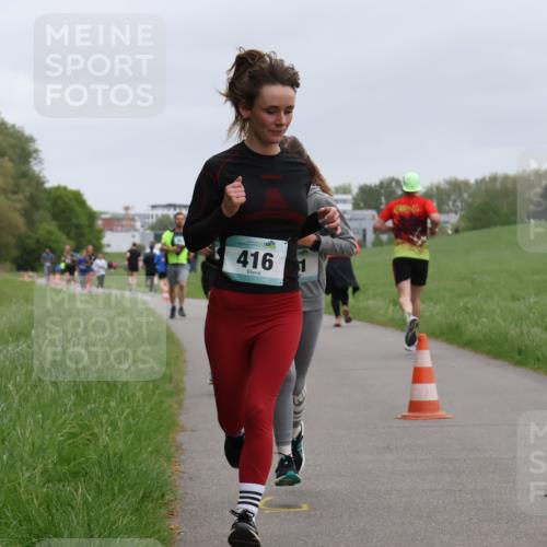 04.05.2025 - 8. Wedeler Halbmarathon Yannick Fuchs http://msf.ph/oto/7826104 04.05.2025 11:13:22 Laufen 416, 1 meine-sportfotos.de