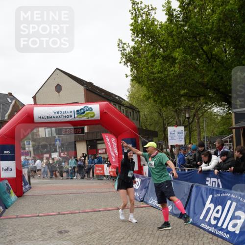 04.05.2025 - 8. Wedeler Halbmarathon Felixshl http://msf.ph/oto/7826117 04.05.2025 12:03:07 Ziel 266, 321, 1098 meine-sportfotos.de