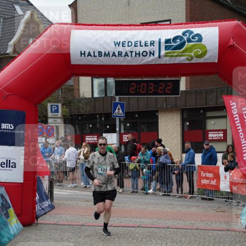 04.05.2025 - 8. Wedeler Halbmarathon Felixshl http://msf.ph/oto/7826185 04.05.2025 12:03:20 Ziel 122, 673 meine-sportfotos.de