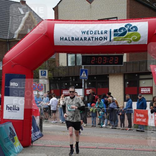 04.05.2025 - 8. Wedeler Halbmarathon Felixshl http://msf.ph/oto/7826192 04.05.2025 12:03:20 Ziel 122, 673 meine-sportfotos.de