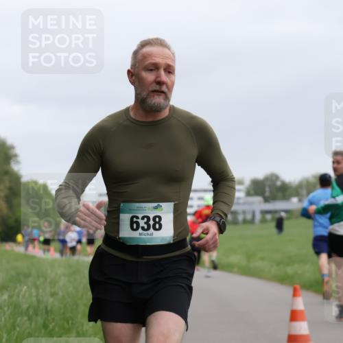 04.05.2025 - 8. Wedeler Halbmarathon Yannick Fuchs http://msf.ph/oto/7826207 04.05.2025 11:13:26 Laufen 8, 56, 25, 638 meine-sportfotos.de