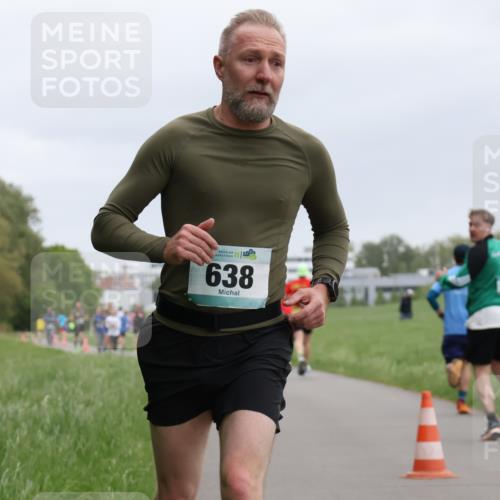 04.05.2025 - 8. Wedeler Halbmarathon Yannick Fuchs http://msf.ph/oto/7826217 04.05.2025 11:13:26 Laufen 638 meine-sportfotos.de