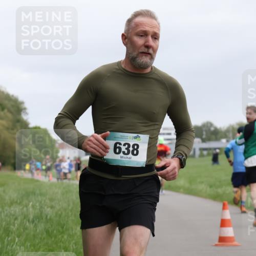 04.05.2025 - 8. Wedeler Halbmarathon Yannick Fuchs http://msf.ph/oto/7826219 04.05.2025 11:13:26 Laufen 638 meine-sportfotos.de