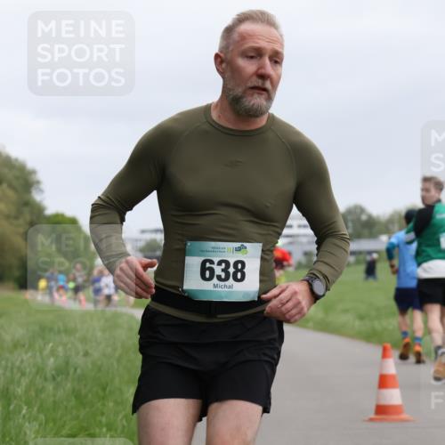 04.05.2025 - 8. Wedeler Halbmarathon Yannick Fuchs http://msf.ph/oto/7826223 04.05.2025 11:13:26 Laufen 638 meine-sportfotos.de