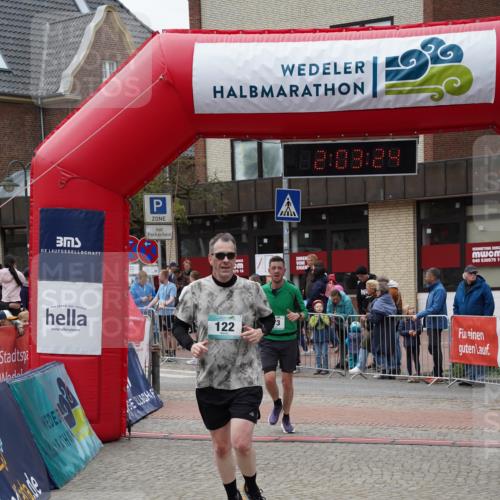 04.05.2025 - 8. Wedeler Halbmarathon Felixshl http://msf.ph/oto/7826266 04.05.2025 12:03:22 Ziel 122, 673 meine-sportfotos.de