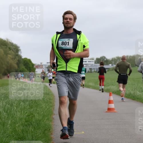 04.05.2025 - 8. Wedeler Halbmarathon Yannick Fuchs http://msf.ph/oto/7826293 04.05.2025 11:13:34 Laufen 801 meine-sportfotos.de