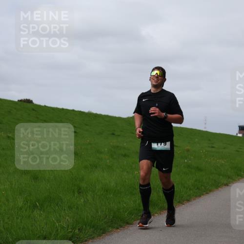 04.05.2025 - 8. Wedeler Halbmarathon Yannick Fuchs http://msf.ph/oto/7826294 04.05.2025 11:55:32 Laufen 179 meine-sportfotos.de