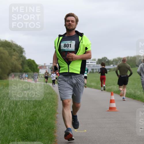 04.05.2025 - 8. Wedeler Halbmarathon Yannick Fuchs http://msf.ph/oto/7826297 04.05.2025 11:13:34 Laufen 801 meine-sportfotos.de