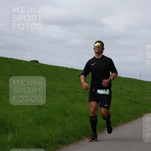 04.05.2025 - 8. Wedeler Halbmarathon Yannick Fuchs http://msf.ph/oto/7826302 04.05.2025 11:55:33 Laufen 179 meine-sportfotos.de