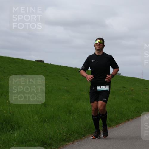 04.05.2025 - 8. Wedeler Halbmarathon Yannick Fuchs http://msf.ph/oto/7826304 04.05.2025 11:55:33 Laufen 179 meine-sportfotos.de