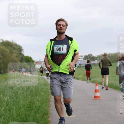 04.05.2025 - 8. Wedeler Halbmarathon Yannick Fuchs http://msf.ph/oto/7826305 04.05.2025 11:13:34 Laufen 801 meine-sportfotos.de