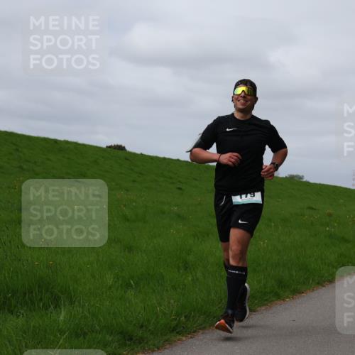 04.05.2025 - 8. Wedeler Halbmarathon Yannick Fuchs http://msf.ph/oto/7826310 04.05.2025 11:55:33 Laufen  meine-sportfotos.de