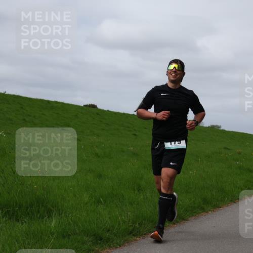 04.05.2025 - 8. Wedeler Halbmarathon Yannick Fuchs http://msf.ph/oto/7826312 04.05.2025 11:55:33 Laufen 179 meine-sportfotos.de