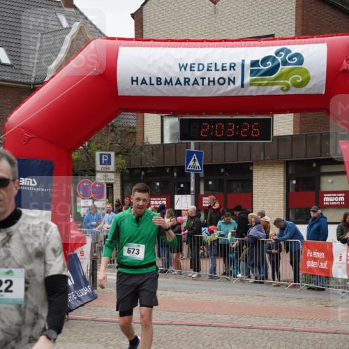 04.05.2025 - 8. Wedeler Halbmarathon Felixshl http://msf.ph/oto/7826318 04.05.2025 12:03:24 Ziel 122, 673 meine-sportfotos.de