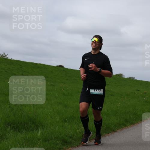 04.05.2025 - 8. Wedeler Halbmarathon Yannick Fuchs http://msf.ph/oto/7826320 04.05.2025 11:55:33 Laufen 179 meine-sportfotos.de