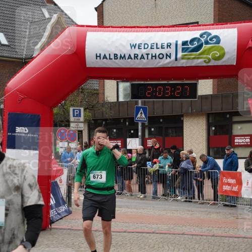 04.05.2025 - 8. Wedeler Halbmarathon Felixshl http://msf.ph/oto/7826330 04.05.2025 12:03:24 Ziel 122, 673 meine-sportfotos.de