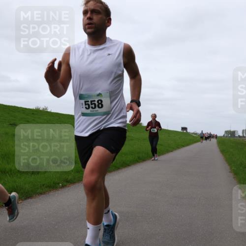04.05.2025 - 8. Wedeler Halbmarathon Yannick Fuchs http://msf.ph/oto/7826331 04.05.2025 11:33:19 Laufen 558 meine-sportfotos.de