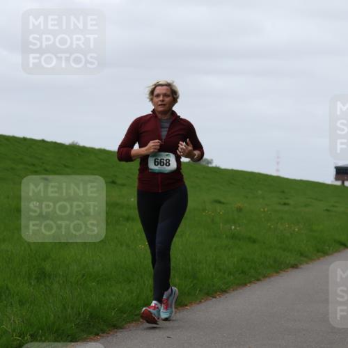 04.05.2025 - 8. Wedeler Halbmarathon Yannick Fuchs http://msf.ph/oto/7826340 04.05.2025 11:33:19 Laufen 668 meine-sportfotos.de