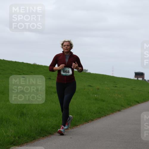 04.05.2025 - 8. Wedeler Halbmarathon Yannick Fuchs http://msf.ph/oto/7826343 04.05.2025 11:33:20 Laufen 668 meine-sportfotos.de