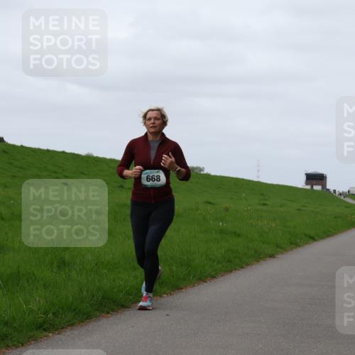 04.05.2025 - 8. Wedeler Halbmarathon Yannick Fuchs http://msf.ph/oto/7826347 04.05.2025 11:33:20 Laufen 668 meine-sportfotos.de