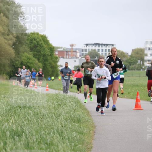 04.05.2025 - 8. Wedeler Halbmarathon Yannick Fuchs http://msf.ph/oto/7826357 04.05.2025 11:13:40 Laufen 825, 11, 978 meine-sportfotos.de