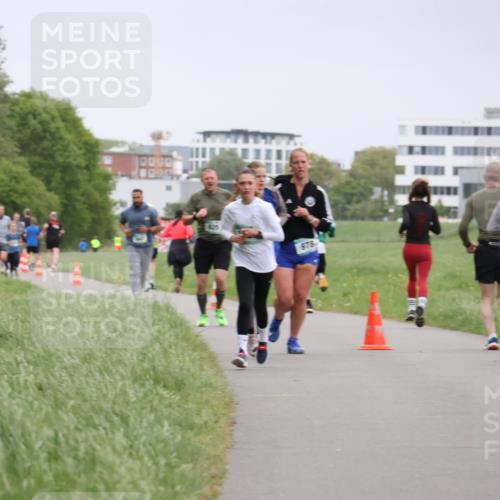 04.05.2025 - 8. Wedeler Halbmarathon Yannick Fuchs http://msf.ph/oto/7826366 04.05.2025 11:13:40 Laufen 825, 978 meine-sportfotos.de