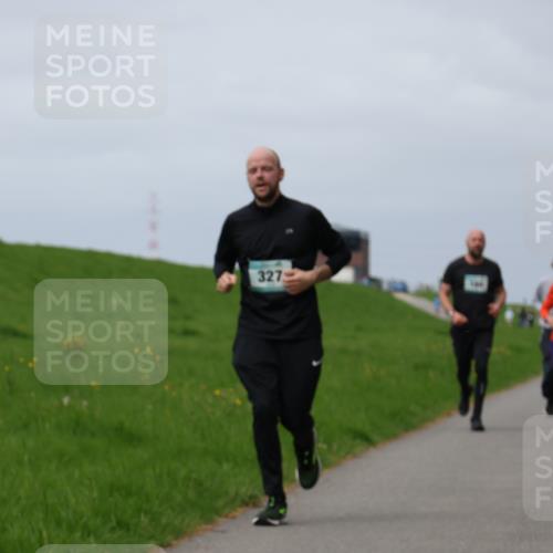 04.05.2025 - 8. Wedeler Halbmarathon Yannick Fuchs http://msf.ph/oto/7826388 04.05.2025 11:55:37 Laufen 327, 924 meine-sportfotos.de