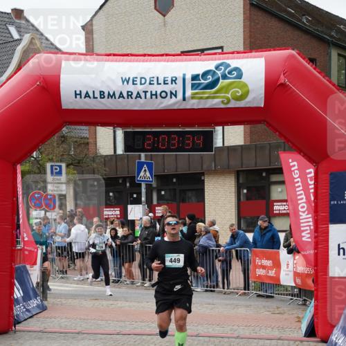 04.05.2025 - 8. Wedeler Halbmarathon Felixshl http://msf.ph/oto/7826415 04.05.2025 12:03:32 Ziel 449, 725 meine-sportfotos.de