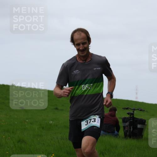 04.05.2025 - 8. Wedeler Halbmarathon Yannick Fuchs http://msf.ph/oto/7826466 04.05.2025 11:13:46 Laufen 9, 373 meine-sportfotos.de