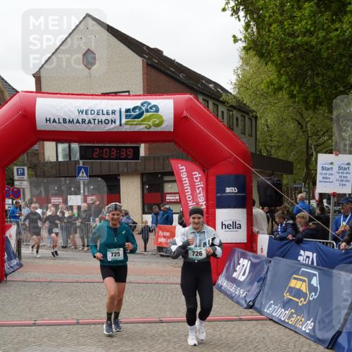 04.05.2025 - 8. Wedeler Halbmarathon Felixshl http://msf.ph/oto/7826515 04.05.2025 12:03:37 Ziel 449, 725, 733, 734 meine-sportfotos.de