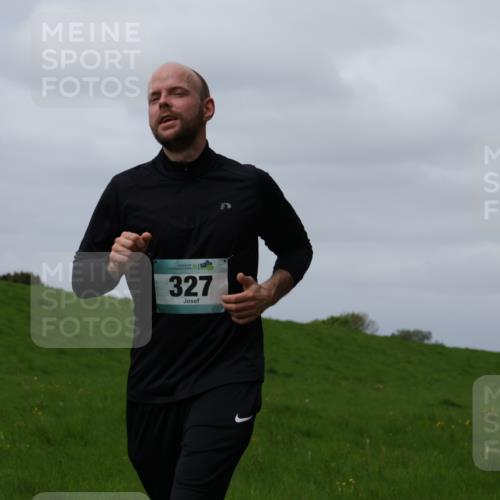 04.05.2025 - 8. Wedeler Halbmarathon Yannick Fuchs http://msf.ph/oto/7826520 04.05.2025 11:55:41 Laufen 327 meine-sportfotos.de