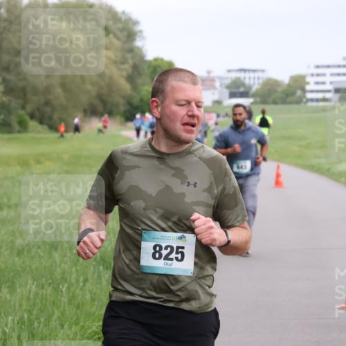 04.05.2025 - 8. Wedeler Halbmarathon Yannick Fuchs http://msf.ph/oto/7826538 04.05.2025 11:13:56 Laufen 2, 200, 825, 843 meine-sportfotos.de