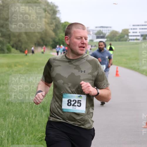 04.05.2025 - 8. Wedeler Halbmarathon Yannick Fuchs http://msf.ph/oto/7826541 04.05.2025 11:13:57 Laufen 825 meine-sportfotos.de