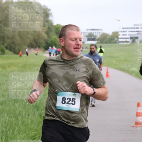 04.05.2025 - 8. Wedeler Halbmarathon Yannick Fuchs http://msf.ph/oto/7826544 04.05.2025 11:13:57 Laufen 56, 825 meine-sportfotos.de