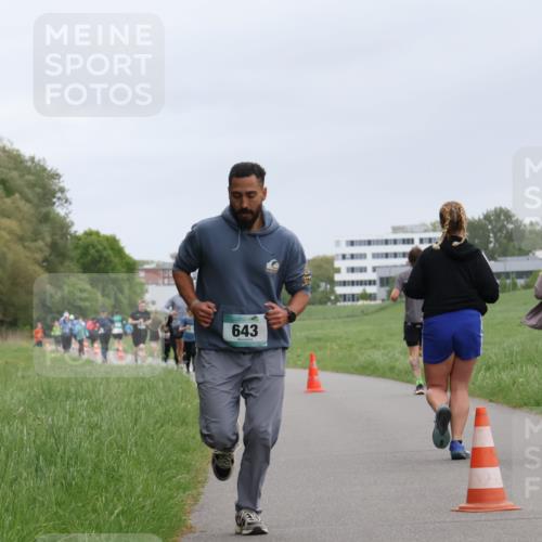 04.05.2025 - 8. Wedeler Halbmarathon Yannick Fuchs http://msf.ph/oto/7826552 04.05.2025 11:13:59 Laufen 643 meine-sportfotos.de
