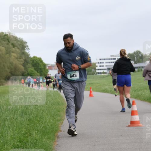 04.05.2025 - 8. Wedeler Halbmarathon Yannick Fuchs http://msf.ph/oto/7826566 04.05.2025 11:13:59 Laufen 643 meine-sportfotos.de