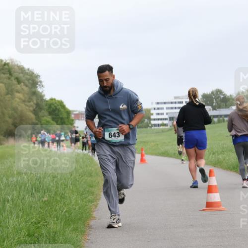 04.05.2025 - 8. Wedeler Halbmarathon Yannick Fuchs http://msf.ph/oto/7826570 04.05.2025 11:13:59 Laufen 643 meine-sportfotos.de