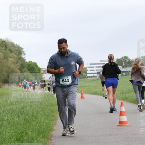 04.05.2025 - 8. Wedeler Halbmarathon Yannick Fuchs http://msf.ph/oto/7826576 04.05.2025 11:13:59 Laufen 643 meine-sportfotos.de